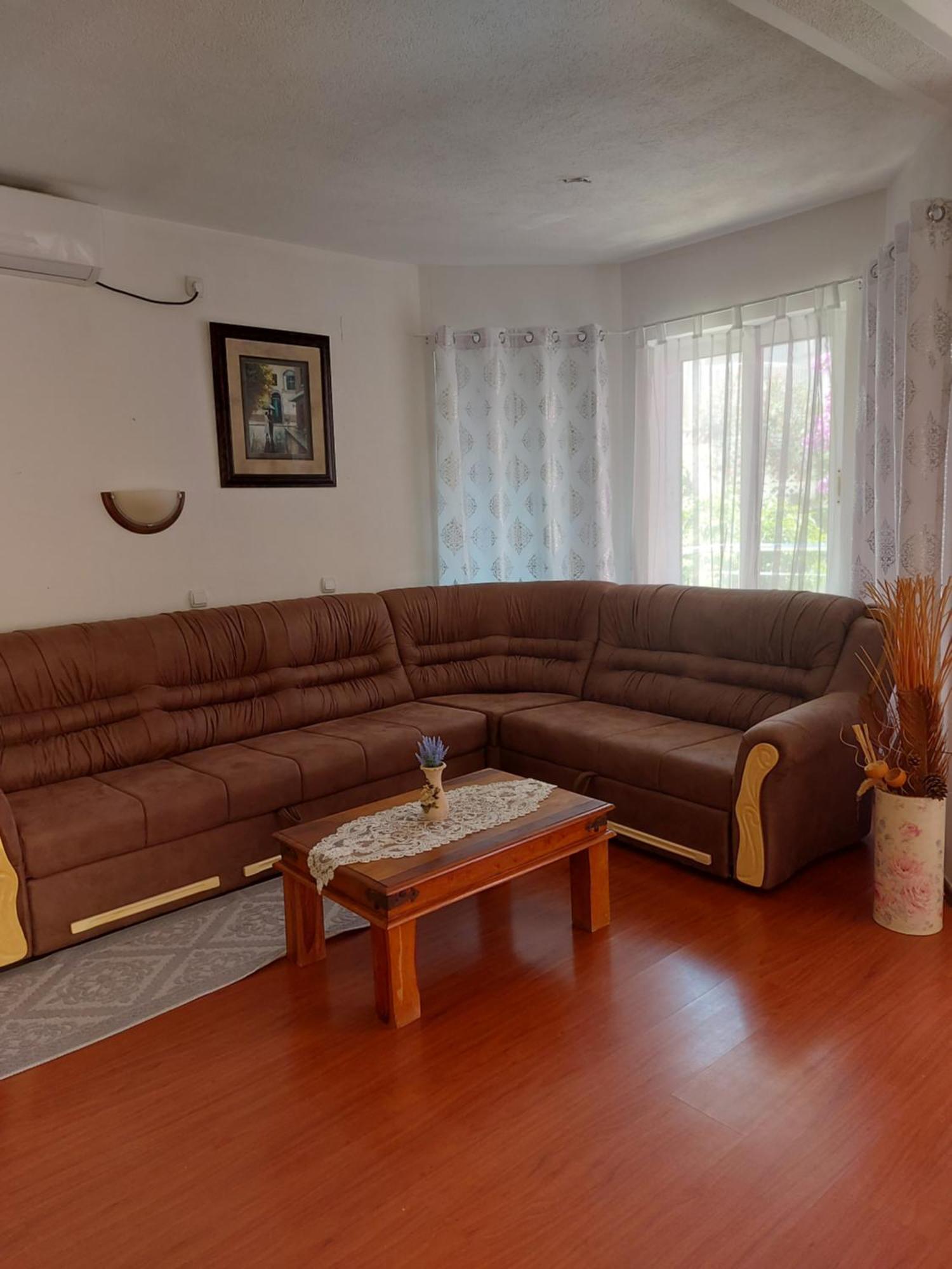 Villa Lyudmila อัตเจฮะห์ ภายนอก รูปภาพ